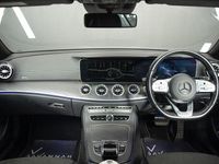Begagnad Mercedes E220 AMG line 2021 Svart Cab