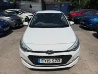 Used Hyundai i20 SE 100 HP (73 kW) 2015 White Hatchback