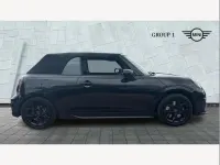 Usado Mini Cooper Cabriolet Sport 161 HP (118 kW) 2025 Preto Cabrios