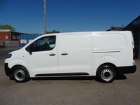 Used Vauxhall Vivaro S 100 HP (73 kW) 2020 White MPV