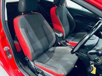 Used Ford Fiesta Zetec 140 HP (102 kW) 2015 Red Hatchback