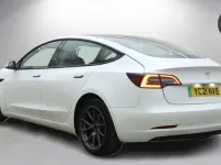 Używany Tesla Model 3 Standard Range 366 kW (498 KM) 2021 Biały Sedan/Limuzyna