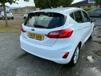 Usado Ford Fiesta Zetec 85 CV (62 kW) 2019 Blanco Utilitario