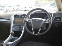 Begagnad Ford Mondeo Style 120 HK (88 kW) 2017 Blå Halvkombi