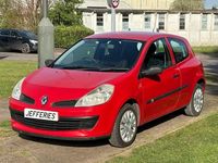 Used Renault Clio II Extreme 75 HP (55 kW) 2008 Red Hatchback