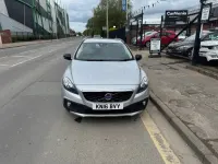 Käytetty Volvo V40 SE 2016 Hopea Viistoperä
