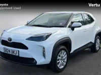Used Toyota Yaris Hybrid 116 HP (85 kW) 2024 Pure white (solid paint) Estate