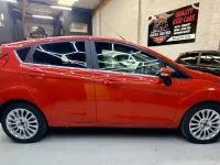 Used Ford Fiesta Titanium 125 HP (91 kW) 2015 Red Hatchback