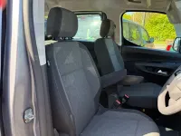 Usado Vauxhall Combo Design Edition 100 kW (136 CV) 2026 Gris Monovolumen