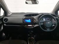 Second-hand Toyota Yaris Hybrid 100 CP (73 kW) 2019 Alb Hatchback