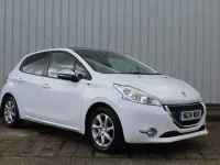 Used Peugeot 208 Style 80 HP (58 kW) 2014 White Hatchback