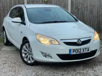 Second-hand Vauxhall Astra Elite 2012 Alb Hatchback