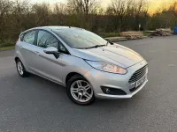 Begagnad Ford Fiesta Zetec 82 HK (60 kW) 2013 Silver Halvkombi