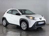 Used Toyota Aygo X PURE 72 HP (52 kW) 2022 White SUV