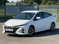 Used Toyota Prius Business Edition 122 HP (89 kW) 2021 White Hatchback