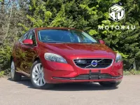 Begagnad Volvo V40 2015 Röd Kombi