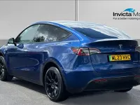 Used Tesla Model Y Long Range AWD 378 kW (514 HP) 2023 Blue metallic SUV
