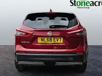 Used Nissan Qashqai Tekna 116 HP (85 kW) 2018 Red SUV