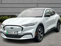 Begagnad Ford Mustang Mach-E Extended Range 253 kW (345 HK) 2023 Vit SUV