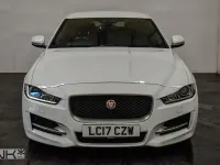 Używany Jaguar XE R-Sport 180 KM (132 kW) 2017 Biały Sedan/Limuzyna