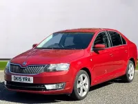 Usado Skoda Rapid Elegance 105 HP (77 kW) 2015 Vermelho Citadino