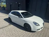 Used Alfa Romeo Giulietta Exclusive 170 HP (125 kW) 2014 White Hatchback