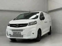 Used Vauxhall Vivaro 100 HP (73 kW) 2019 White MPV