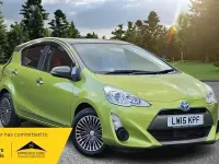 Used Toyota Yaris Hybrid 2015 Lime green
