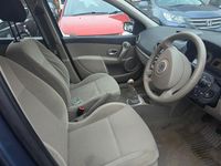 Used Renault Clio II Privilege 2007 Blue Hatchback