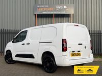 Used Vauxhall Combo Sportive 100 HP (73 kW) 2020 White Van