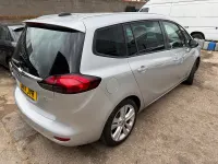 Usado Vauxhall Zafira SRi 2017 Plateado Monovolumen