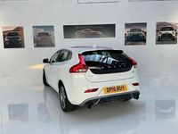 Used Volvo V40 R-Design 122 HP (89 kW) 2015 Hatchback
