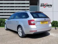 Usado Skoda Octavia 150 CV (110 kW) 2018 Plateado Familiar
