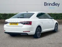 Used Skoda Superb LAURIN & KLEMENT 197 HP (144 kW) 2021 White Hatchback