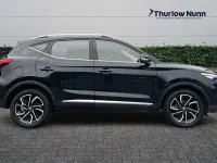 Käytetty MG ZS Exclusive 106 HP (77 kW) 2022 Musta Katumaasturi