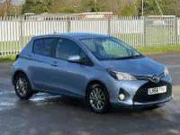 Begagnad Toyota Yaris 99 HK (72 kW) 2016 Blå Halvkombi