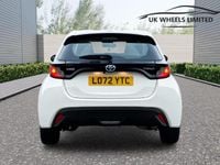 Used Toyota Yaris Hybrid 116 HP (85 kW) 2023 White Hatchback