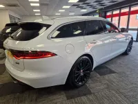 Used Jaguar XF Sportbrake Portfolio 240 HP (176 kW) 2017 White Estate