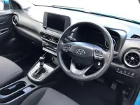 Używany Hyundai Kona SE 141 KM (103 kW) 2023 Niebieski SUV