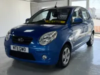 Second-hand Kia Picanto 64 CP (47 kW) 2011 Albastru Hatchback