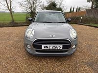 Usado Mini Cooper D Hatch 2016 Cinzento Citadino