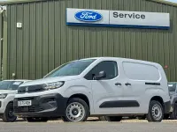 Second-hand Vauxhall Combo 102 CP (75 kW) 2025 Alb Monovolum