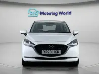 Usado Mazda 2 75 HP (55 kW) 2023 Branco Citadino