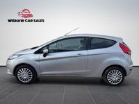 Usado Ford Fiesta 82 HP (60 kW) 2010 Prateado Citadino