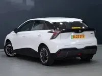 Used MG MG4 EV SE 149 kW (203 HP) 2023 White Hatchback