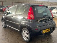 Used Peugeot 107 68 HP (50 kW) 2010 Black Hatchback