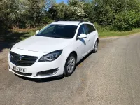 Second-hand Vauxhall Insignia Design Edition 140 CP (102 kW) 2014 Alb Break