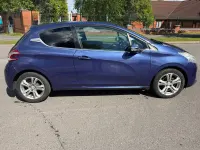 Second-hand Peugeot 208 Allure 82 CP (60 kW) 2013 Albastru Hatchback