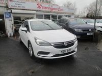 Used Vauxhall Astra Design Edition 105 HP (77 kW) 2017 White Hatchback