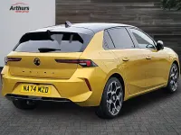 Used Vauxhall Astra Ultimate 130 HP (95 kW) 2024 Yellow/black Hatchback